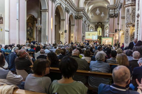 un opera al mese